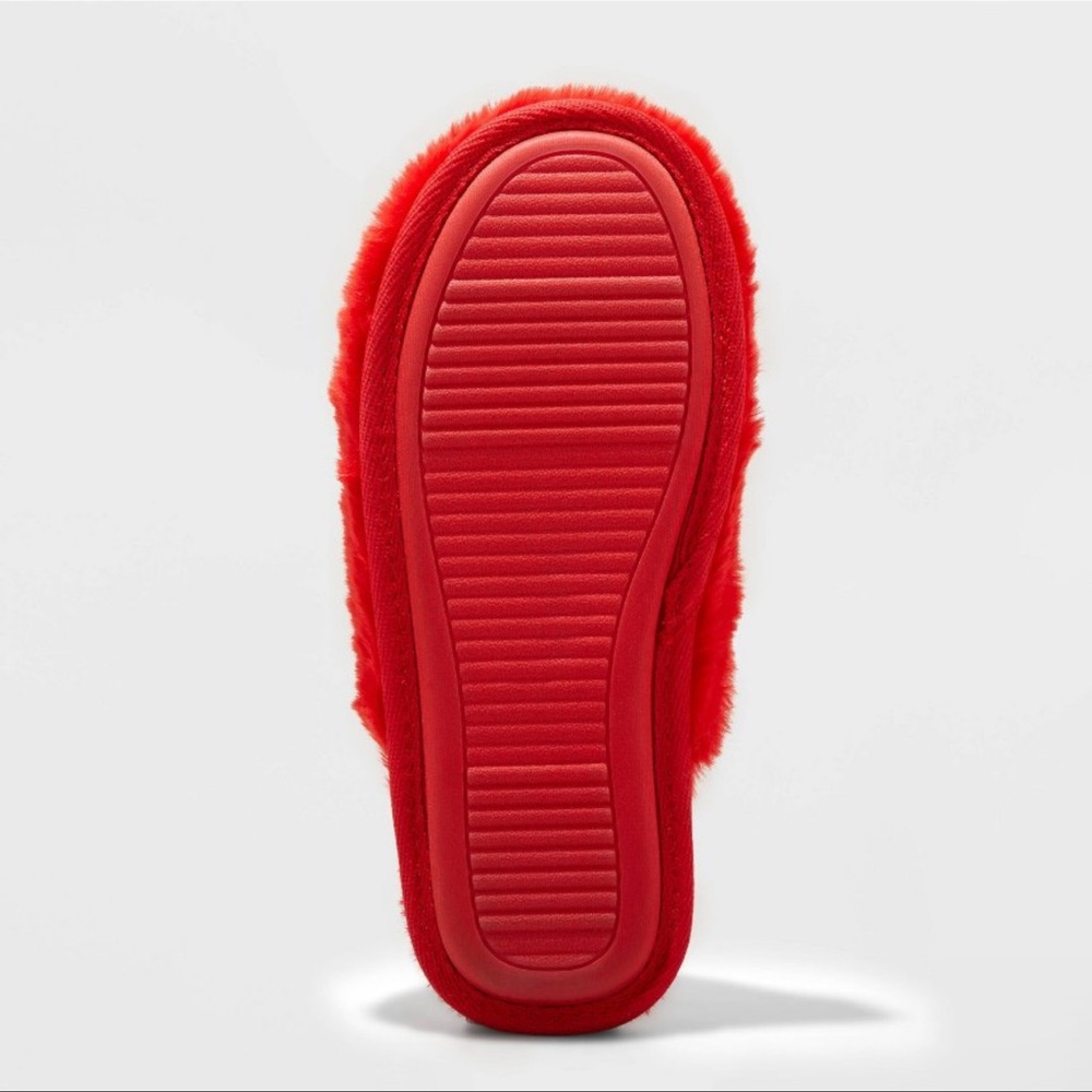 NWOT TARGET Red Fuzzy Slippers - Picture 4 of 4